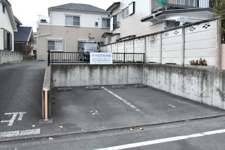 井手医院第二駐車場
